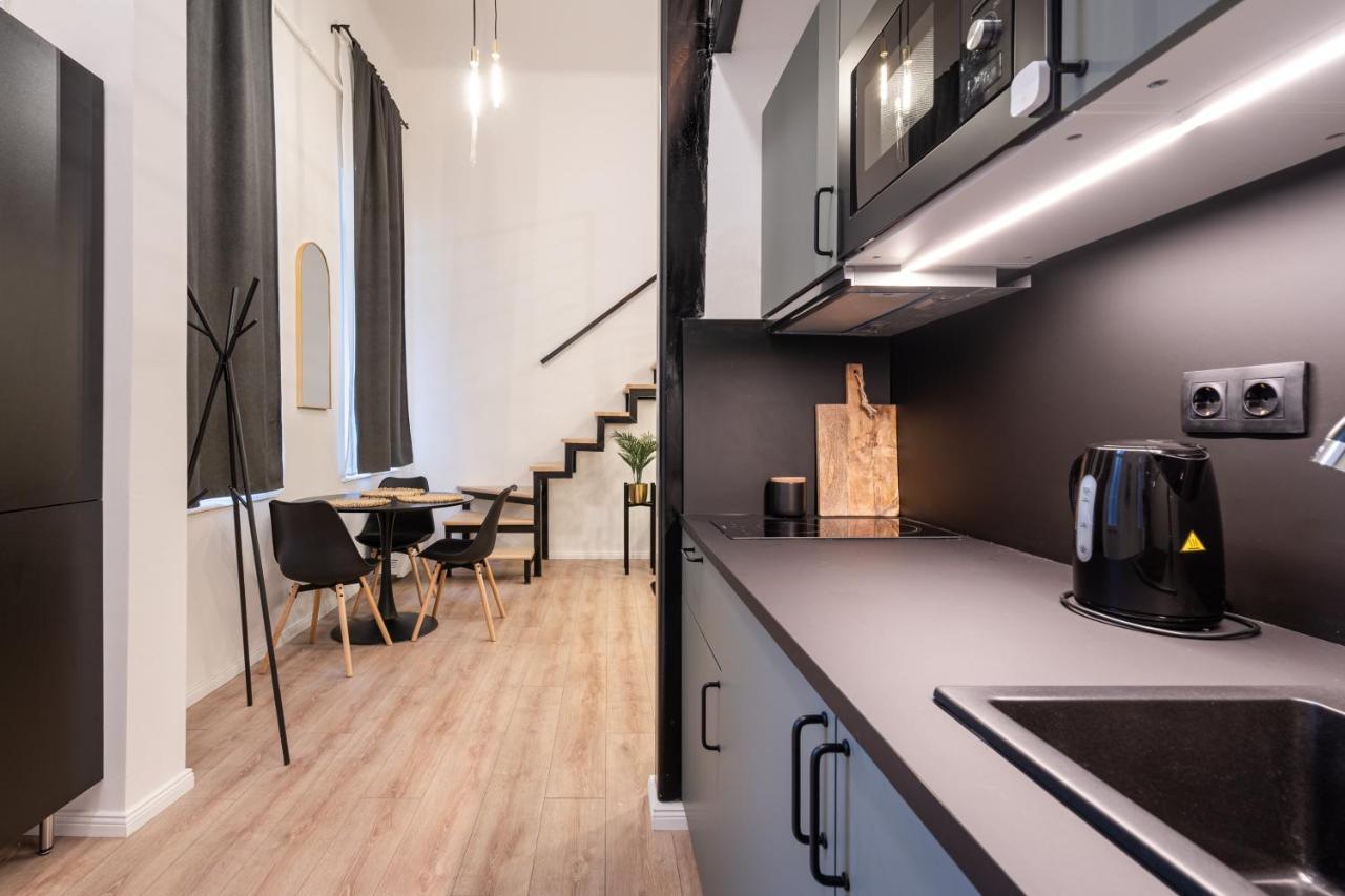 D24 - Historic Quarter Design Loft - Location By Bqa Apartament